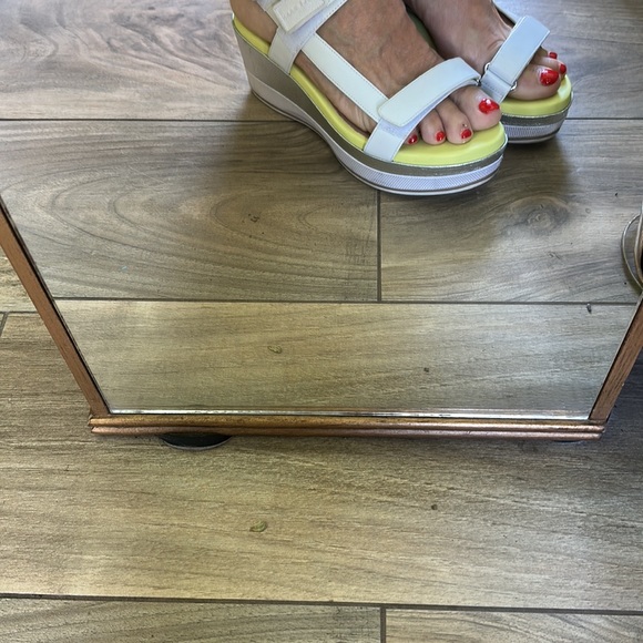 Cole Hann Ayer Flatform Wedge Sandals in white Silver and Yellow - Picture 7 of 9